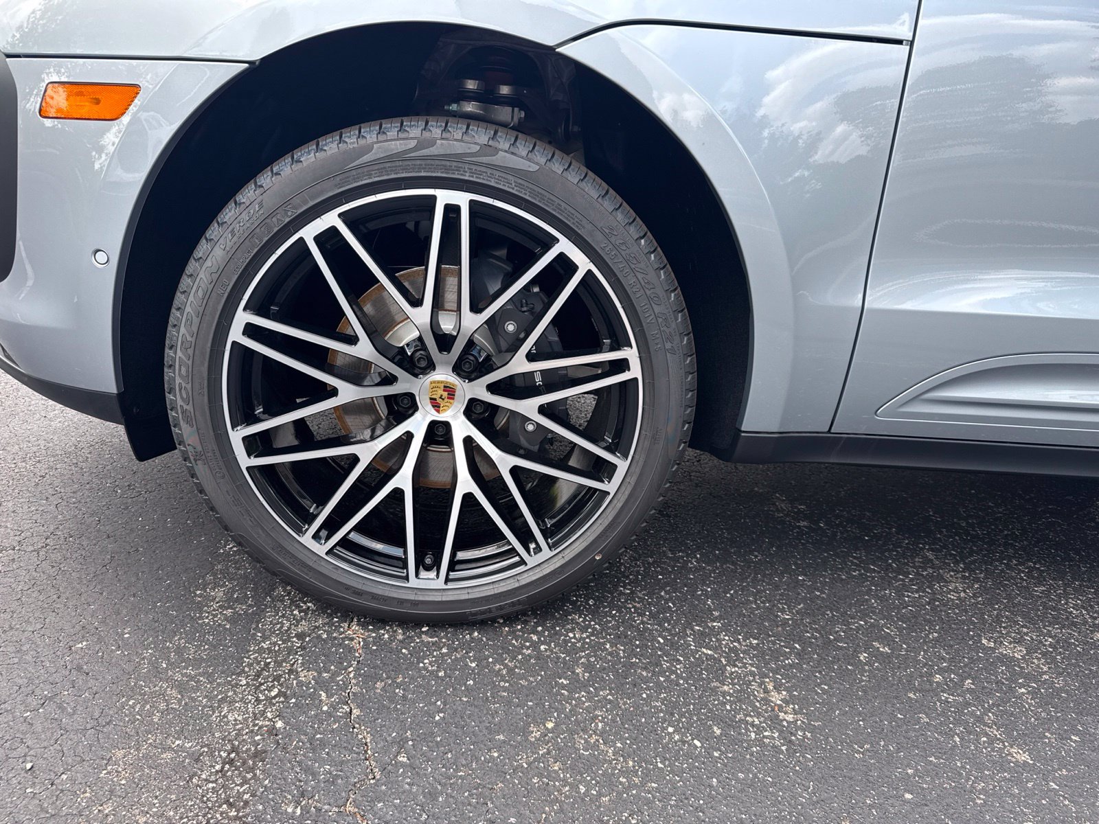 New 2026 Porsche Macan AWD/4WD image 7