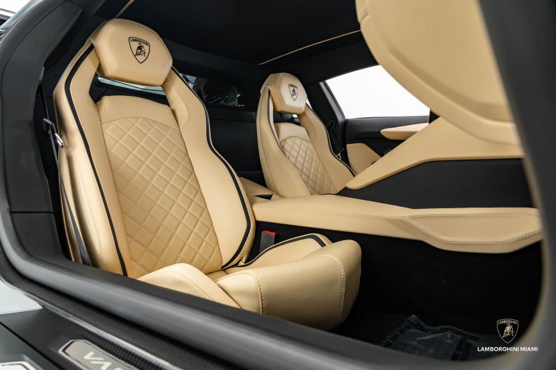 Used 2018 Lamborghini Aventador S image 60