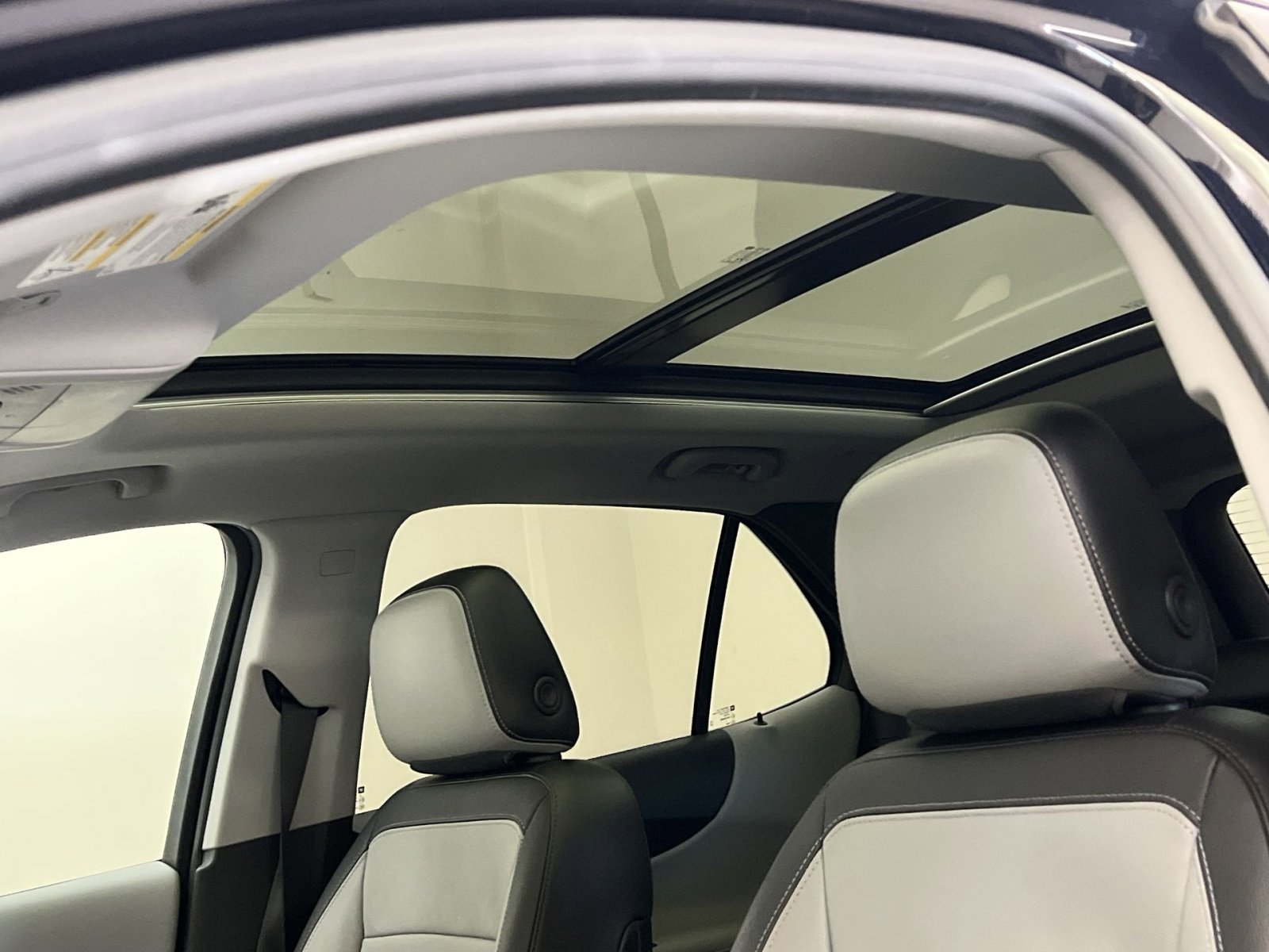 Used 2021 Chevrolet Equinox Premier image 22