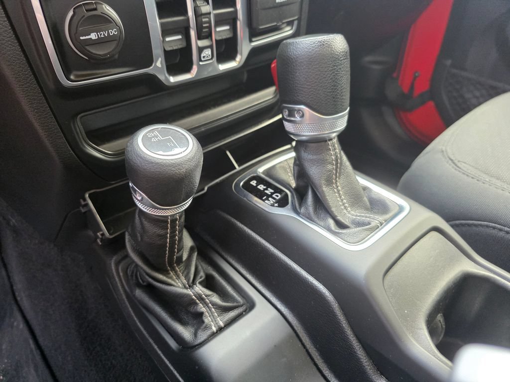 Used 2021 Jeep Gladiator Overland AWD/4WD image 12