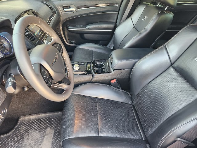 Used 2023 Chrysler 300 S w/ Comfort Group RWD image 4
