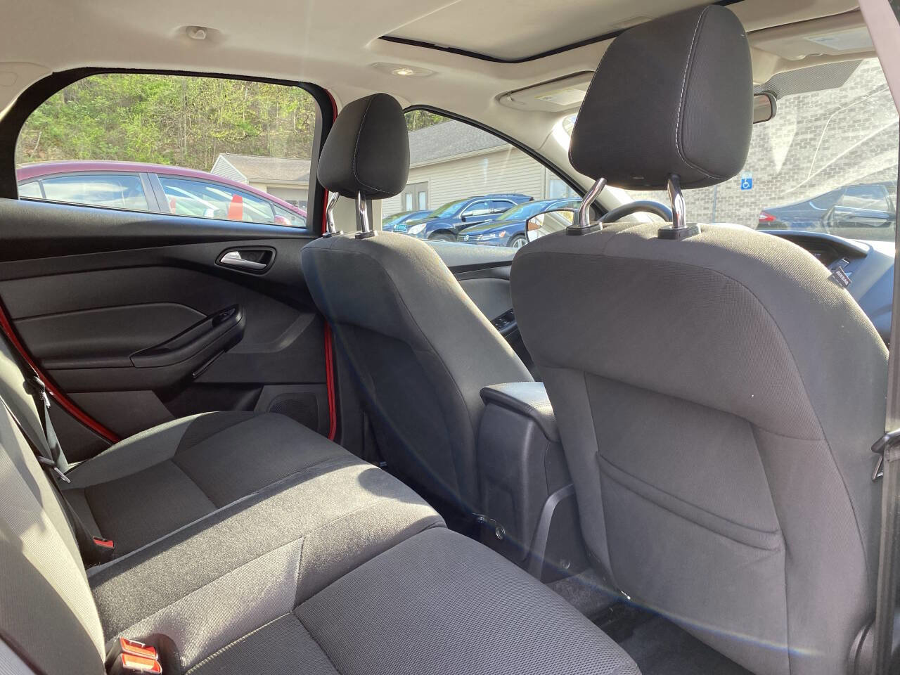 Used 2012 Ford Focus SE FWD image 19