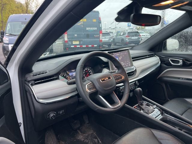 Used 2024 Jeep Compass Limited AWD/4WD image 2