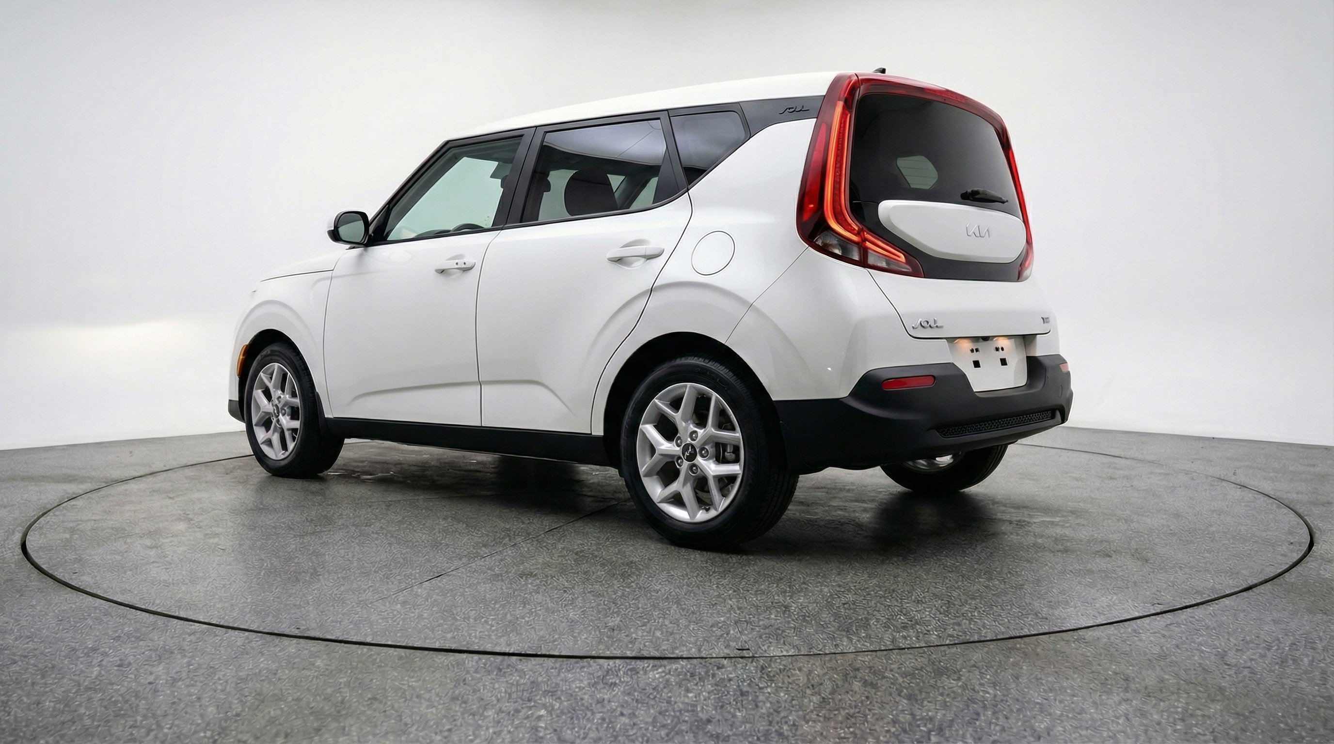 Used 2025 Kia Soul LX w/ LX Technology Package image 6