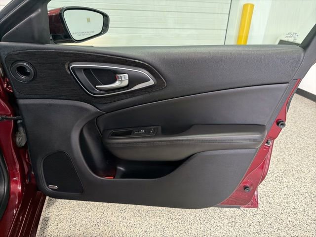 Used 2015 Chrysler 200 C w/ Navigation & Sound Group I image 21