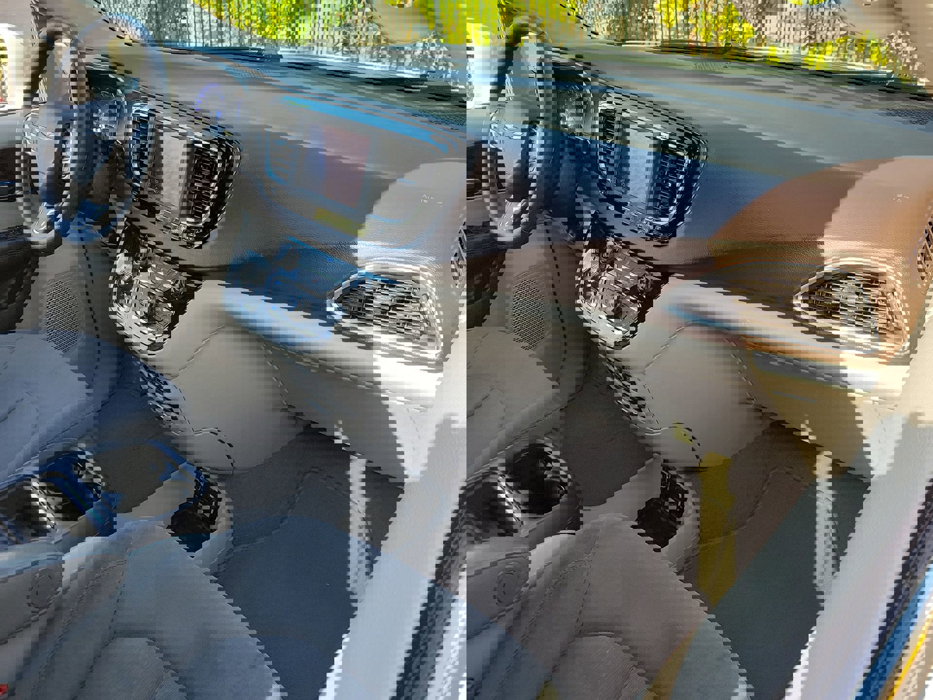 Used 2020 Chrysler Pacifica Touring w/ Tire & Wheel Group image 13