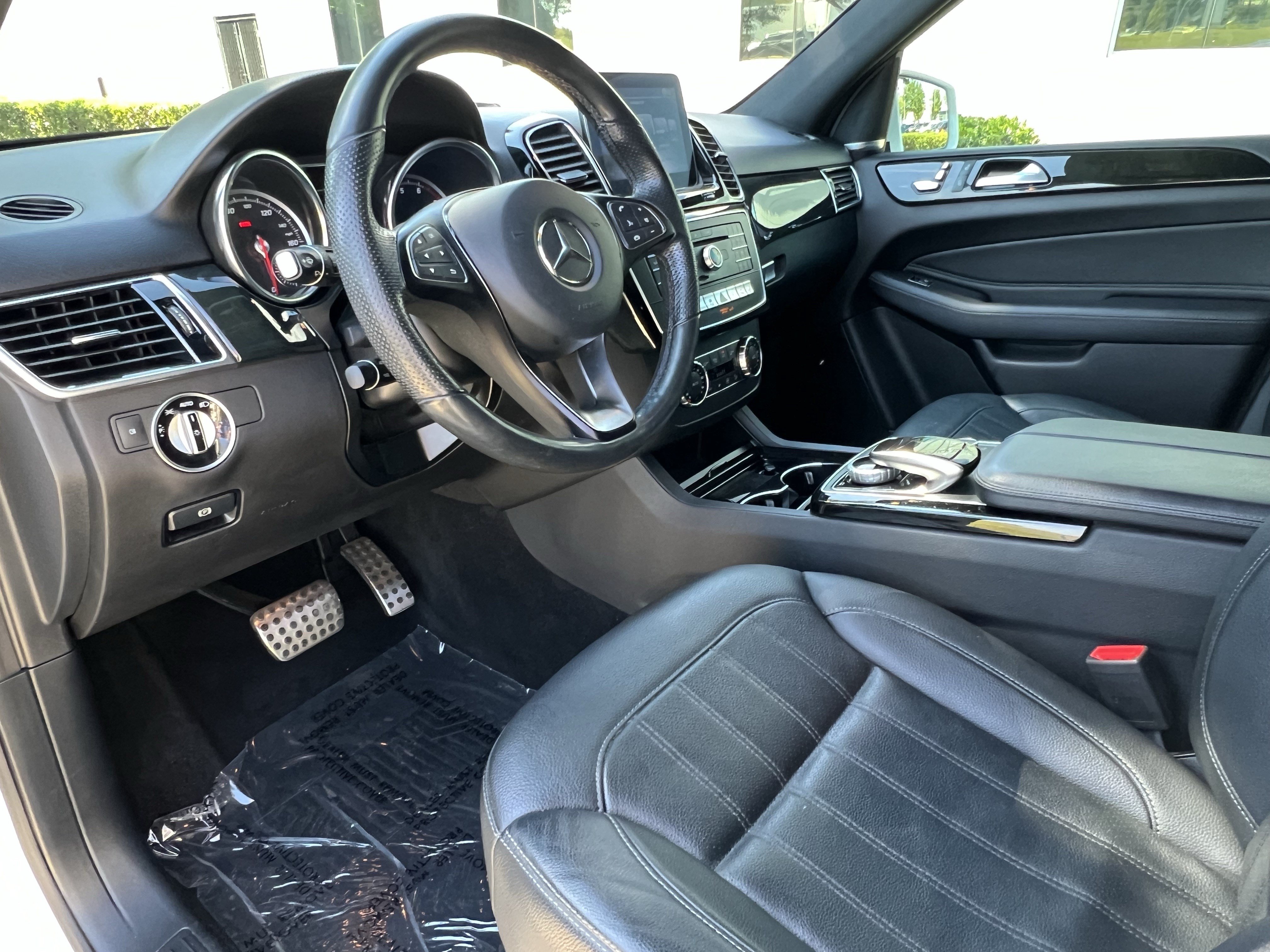 Used 2019 Mercedes-Benz GLE 400 4MATIC image 17