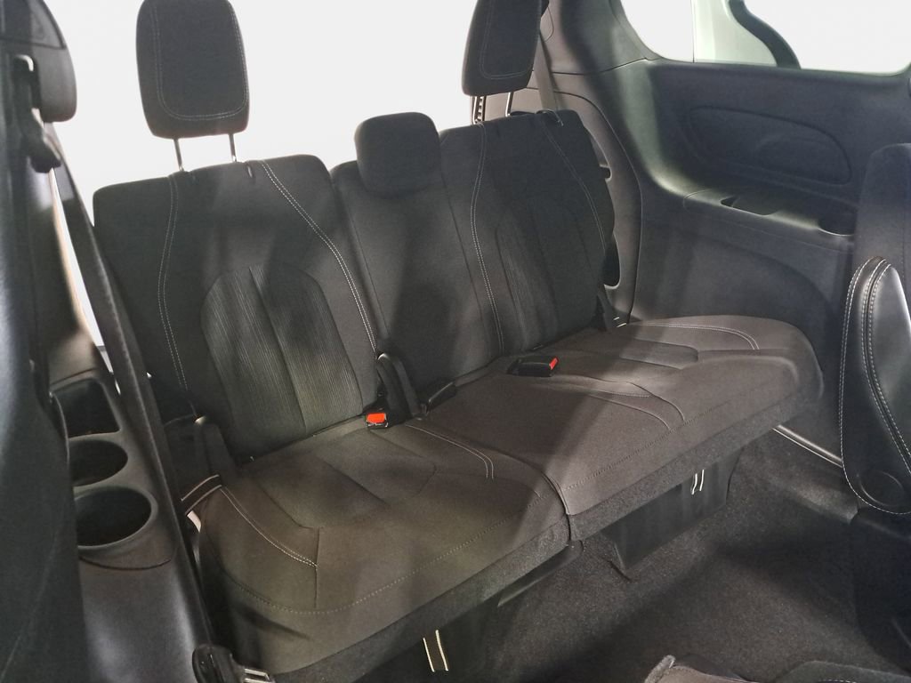 Certified 2024 Chrysler Pacifica Touring image 13