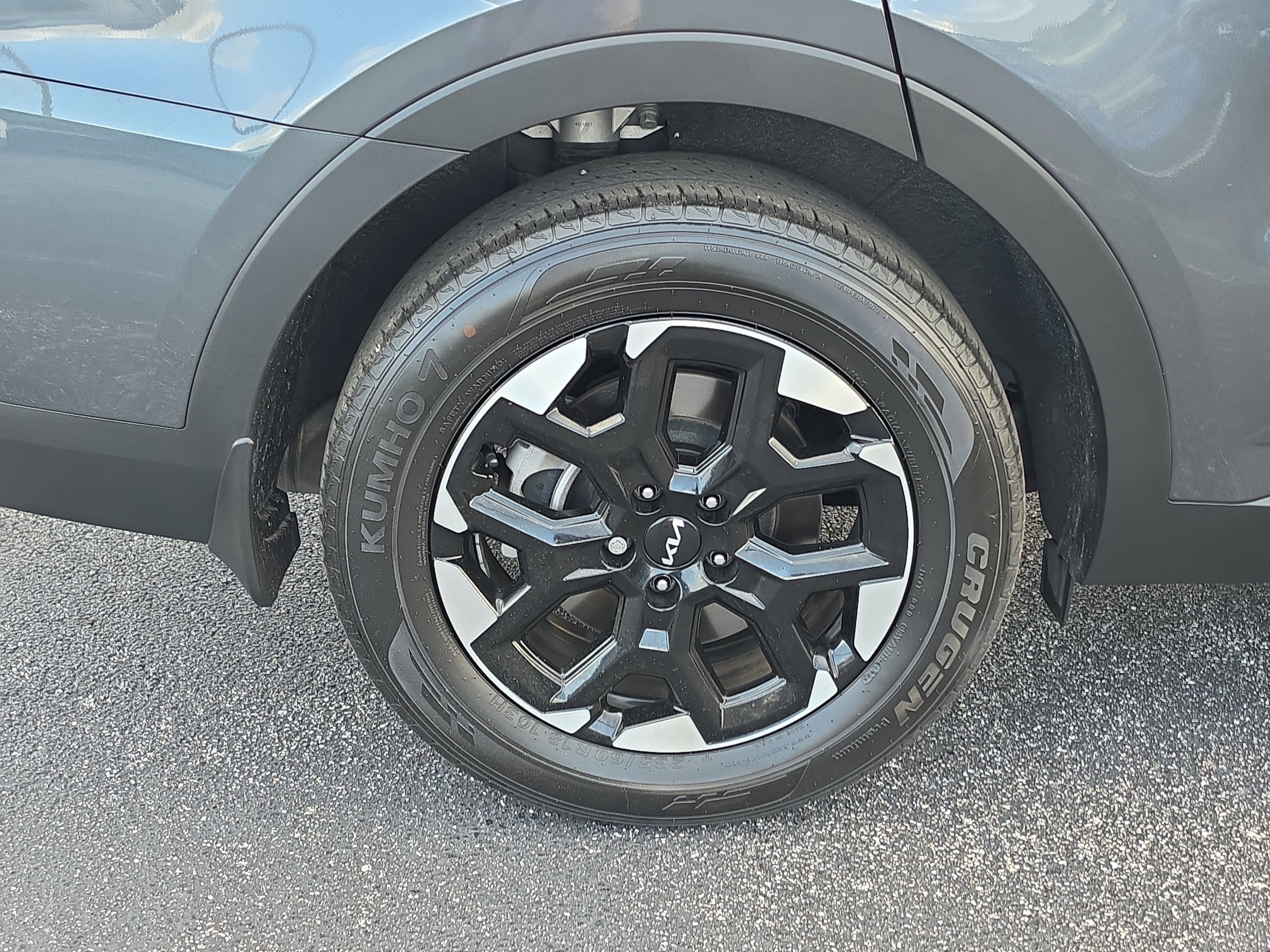 Used 2024 Kia Sorento S FWD image 5