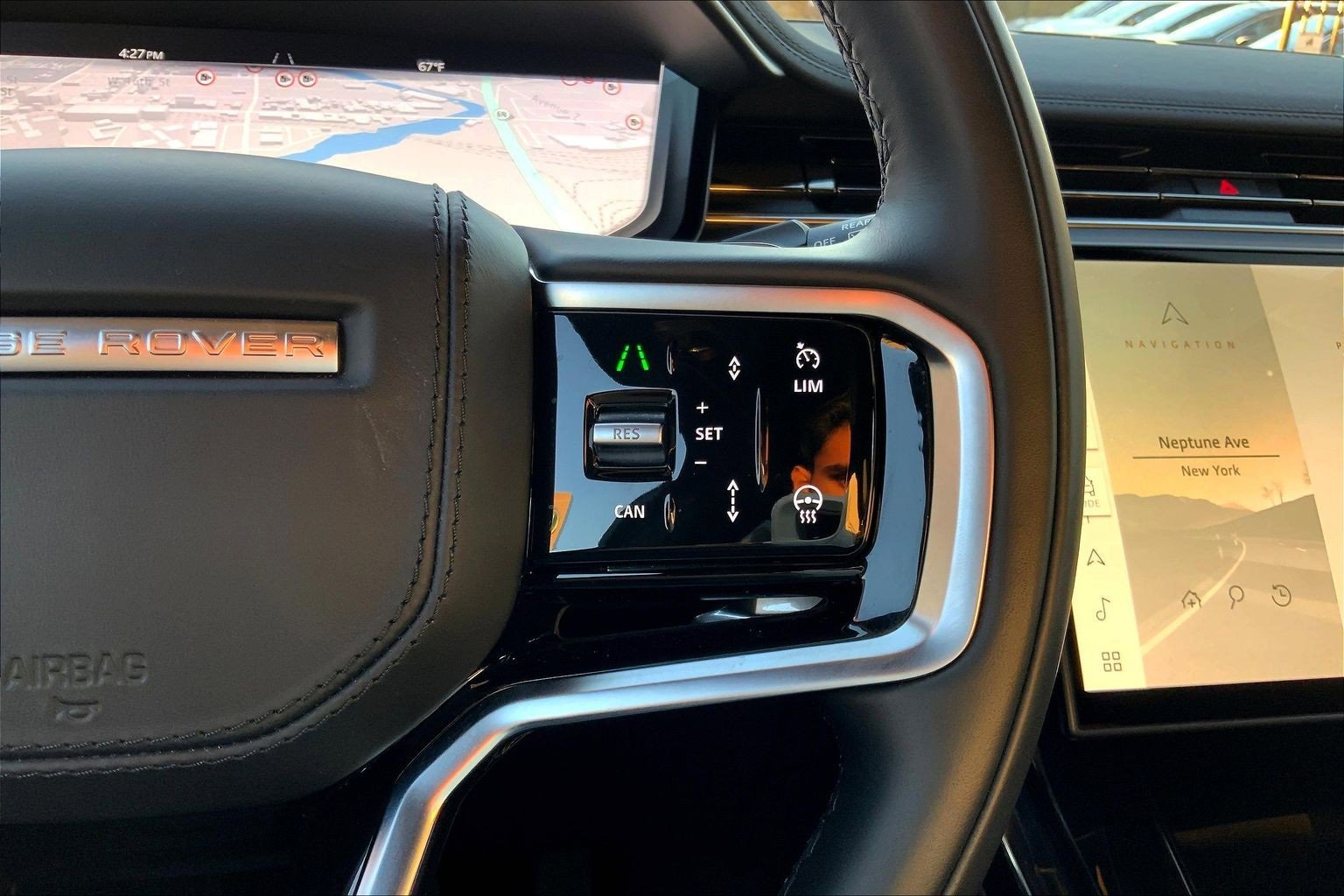 Used 2024 Land Rover Range Rover Sport SE image 24