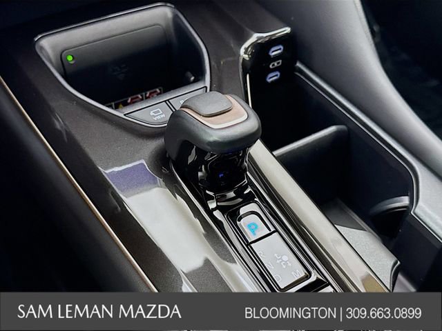 Used 2025 Toyota Crown Platinum w/ Carpet Mat Package (TMS) AWD/4WD image 17