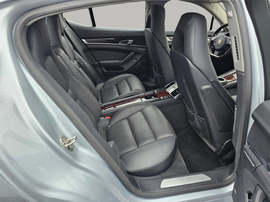 Used 2014 Porsche Panamera S image 22