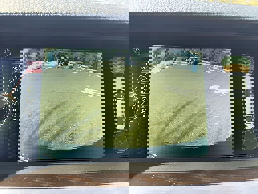 Used 2014 BMW 528i xDrive Sedan image 12