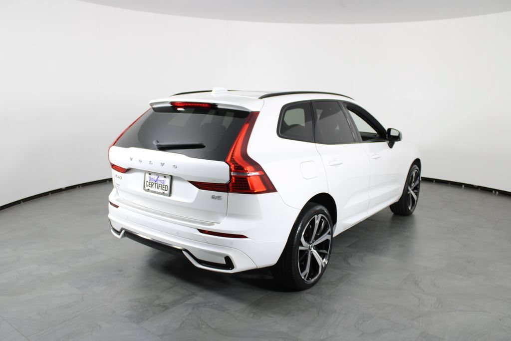 Used 2022 Volvo XC60 B5 R-Design w/ Protection Package Premier FWD image 3