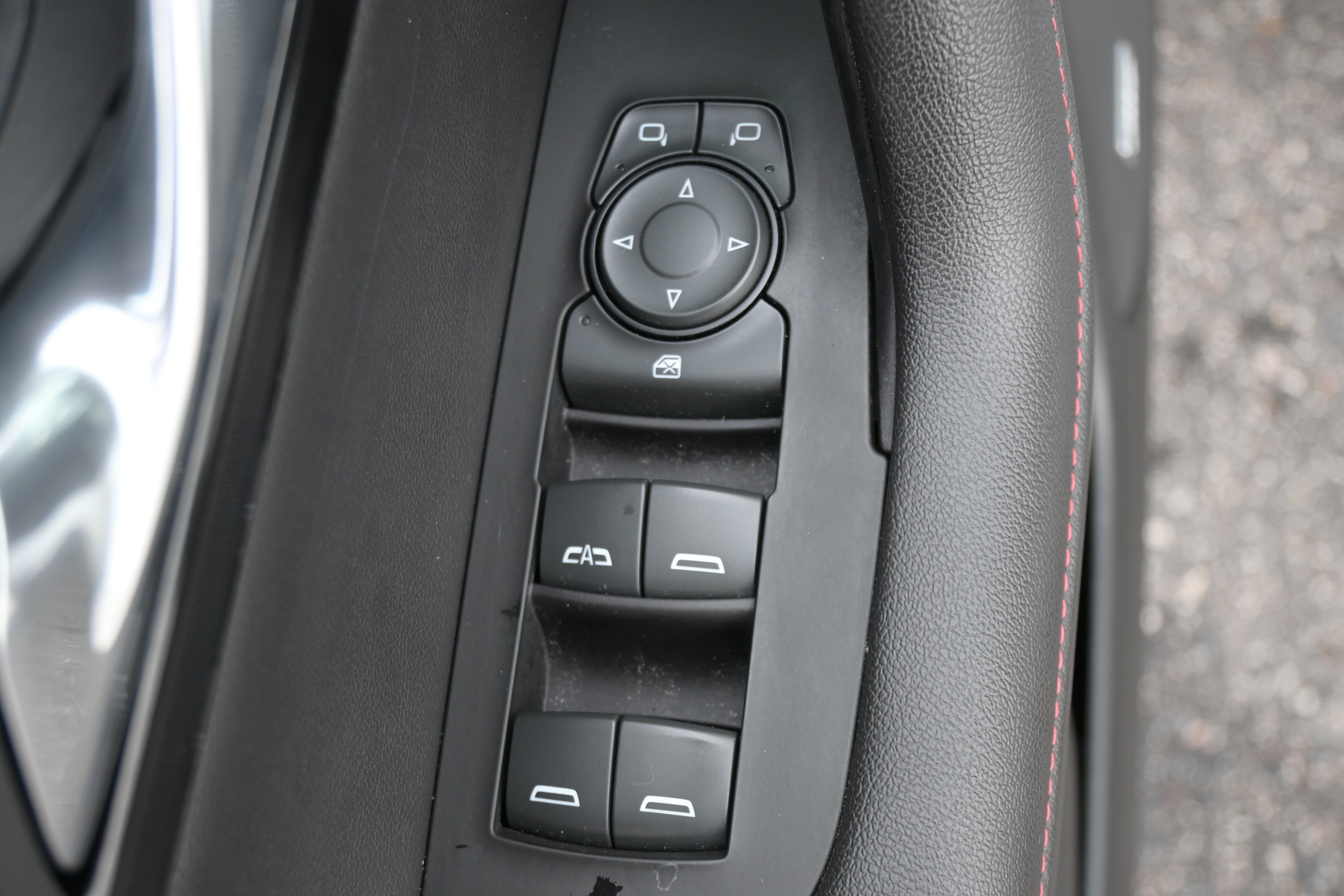 Used 2023 Chevrolet Blazer RS w/ Enhanced Convenience Package FWD image 15