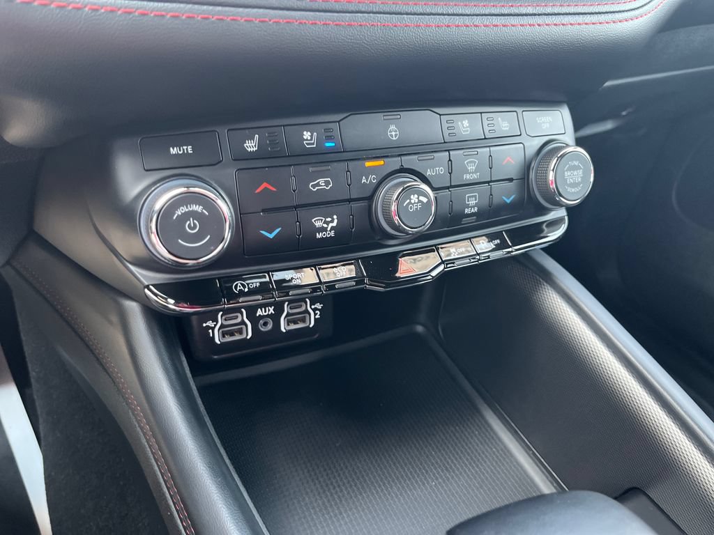 Used 2023 Dodge Durango GT AWD/4WD image 19