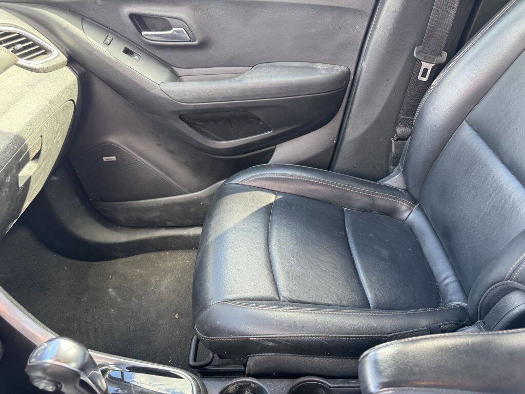 Used 2017 Chevrolet Trax Premier w/ Driver Confidence II Package image 12