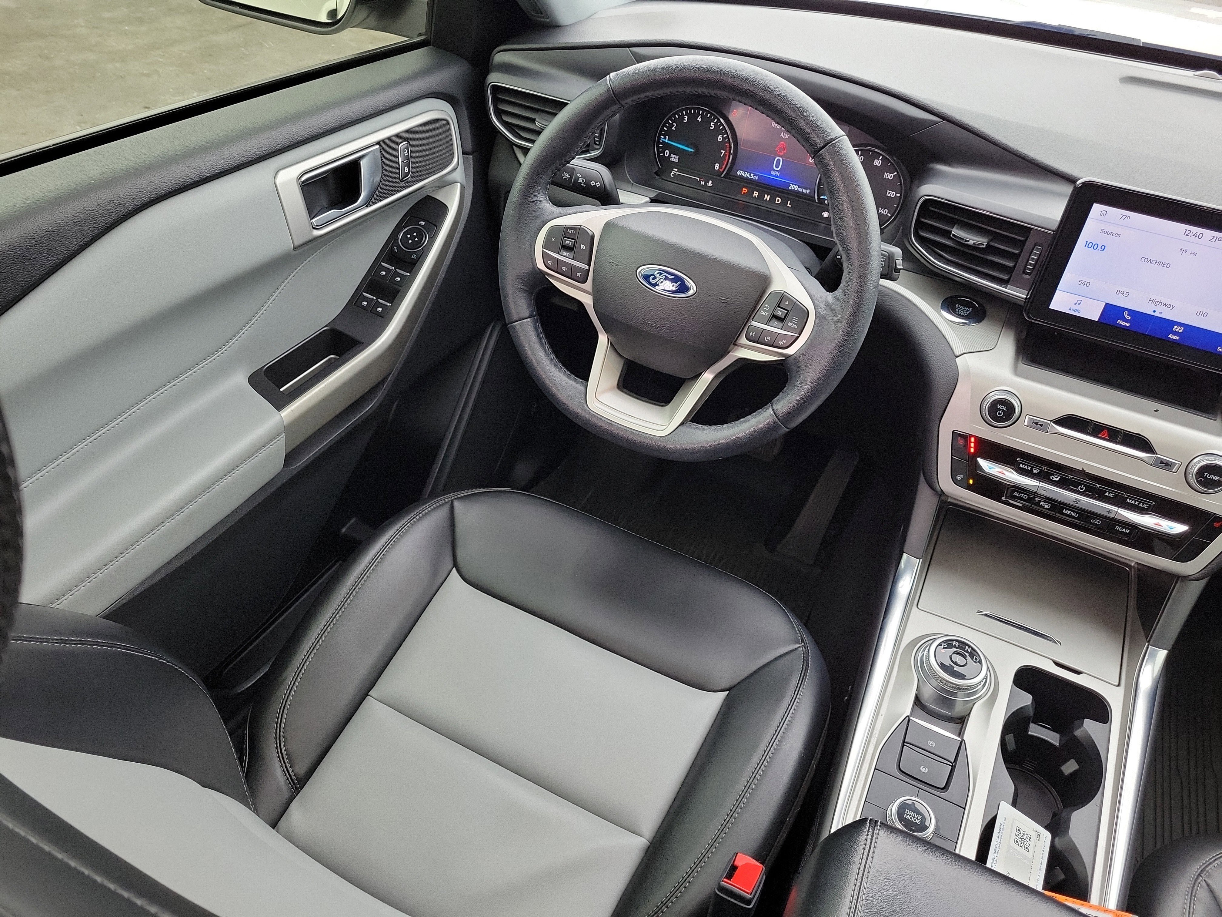 Used 2022 Ford Explorer XLT w/ Equipment Group 202A image 14