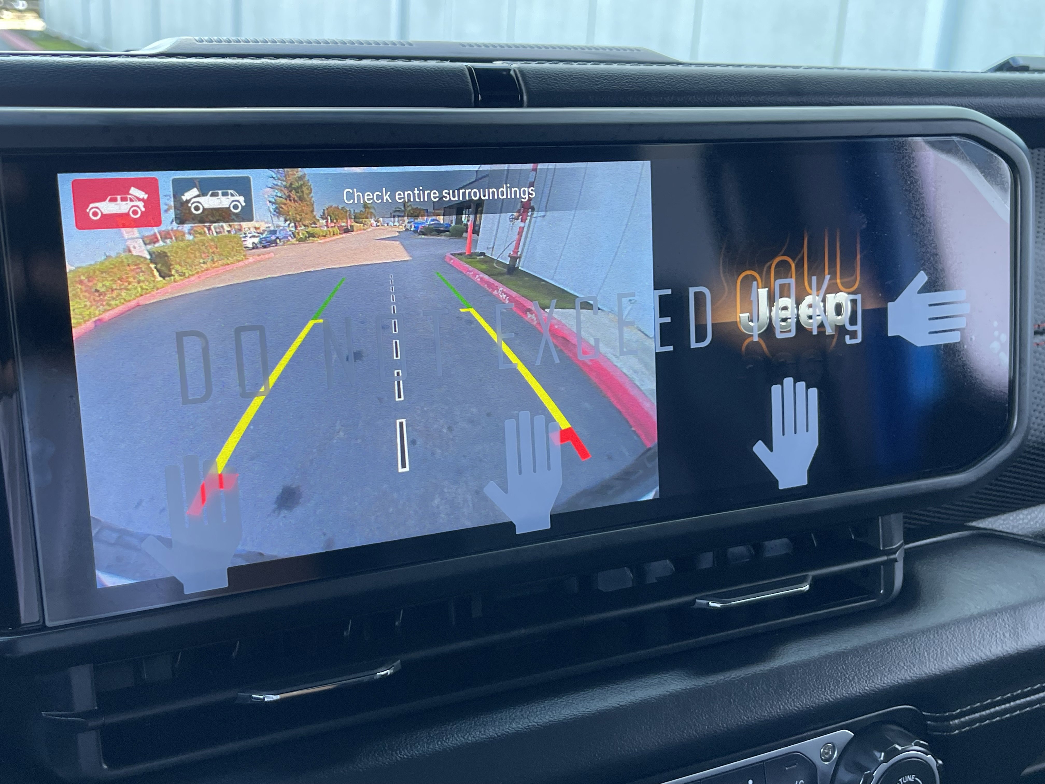 New 2026 Jeep Wrangler Unlimited Rubicon w/ Technology Group image 37