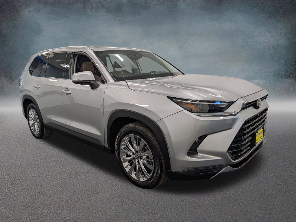 Used 2024 Toyota Grand Highlander AWD image 3