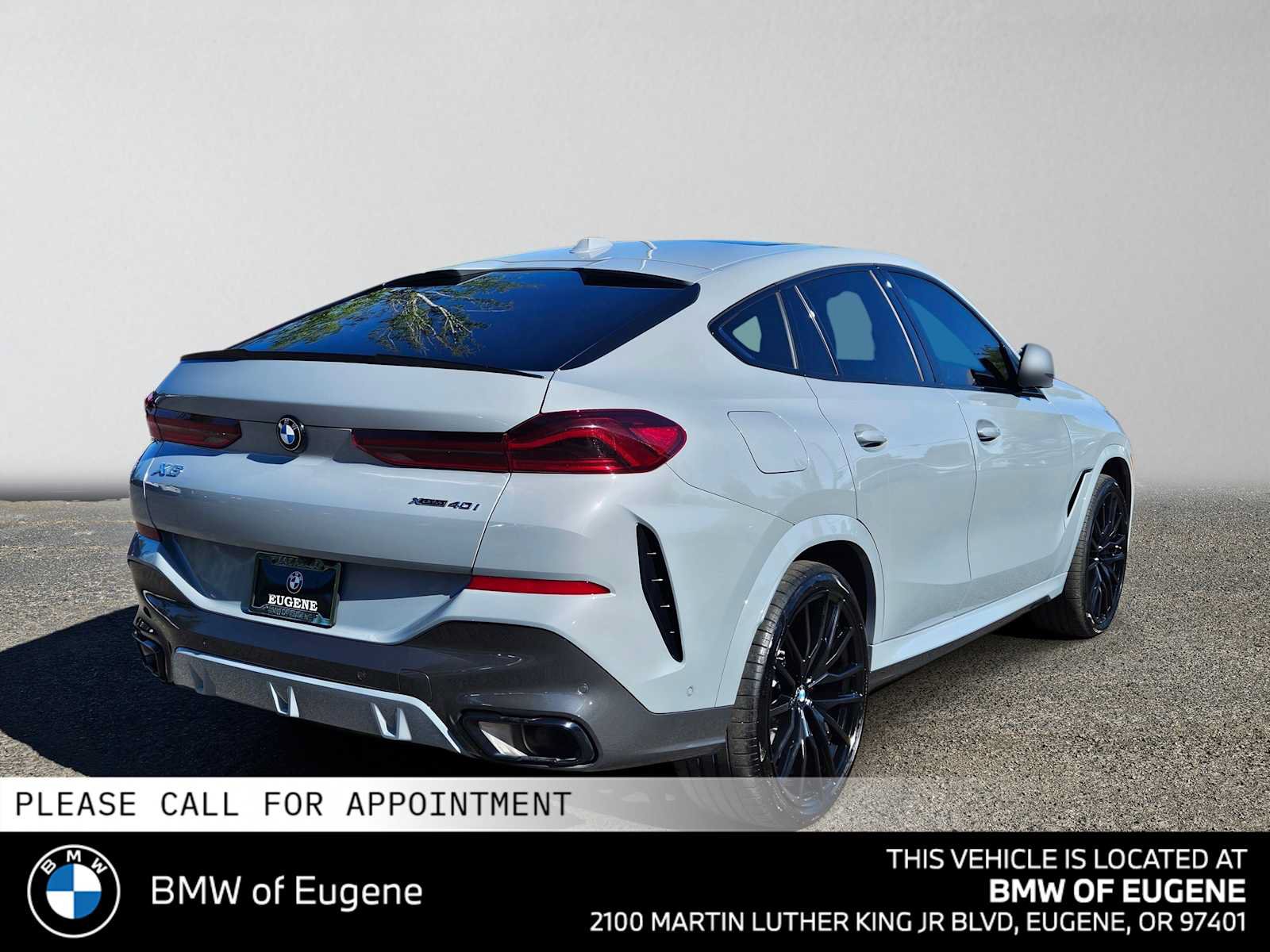 Used 2024 BMW X6 xDrive40i w/ Executive Package AWD/4WD image 3