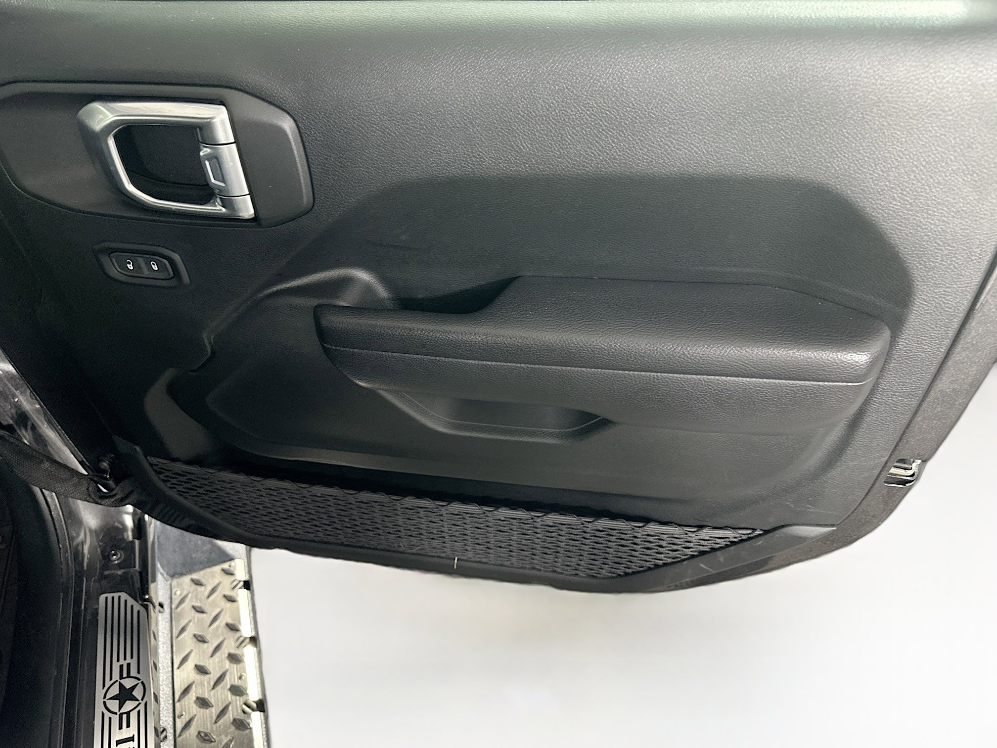 Used 2024 Jeep Wrangler Sport S image 29