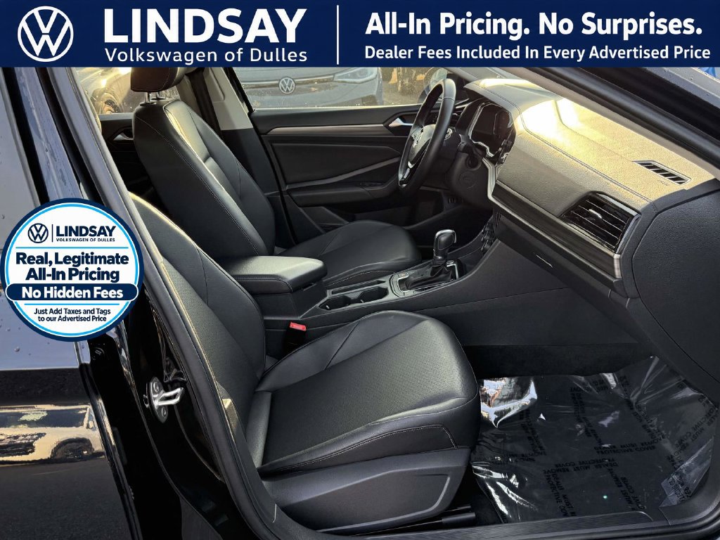 Used 2019 Volkswagen Jetta SEL w/ Cold Weather Package FWD image 11