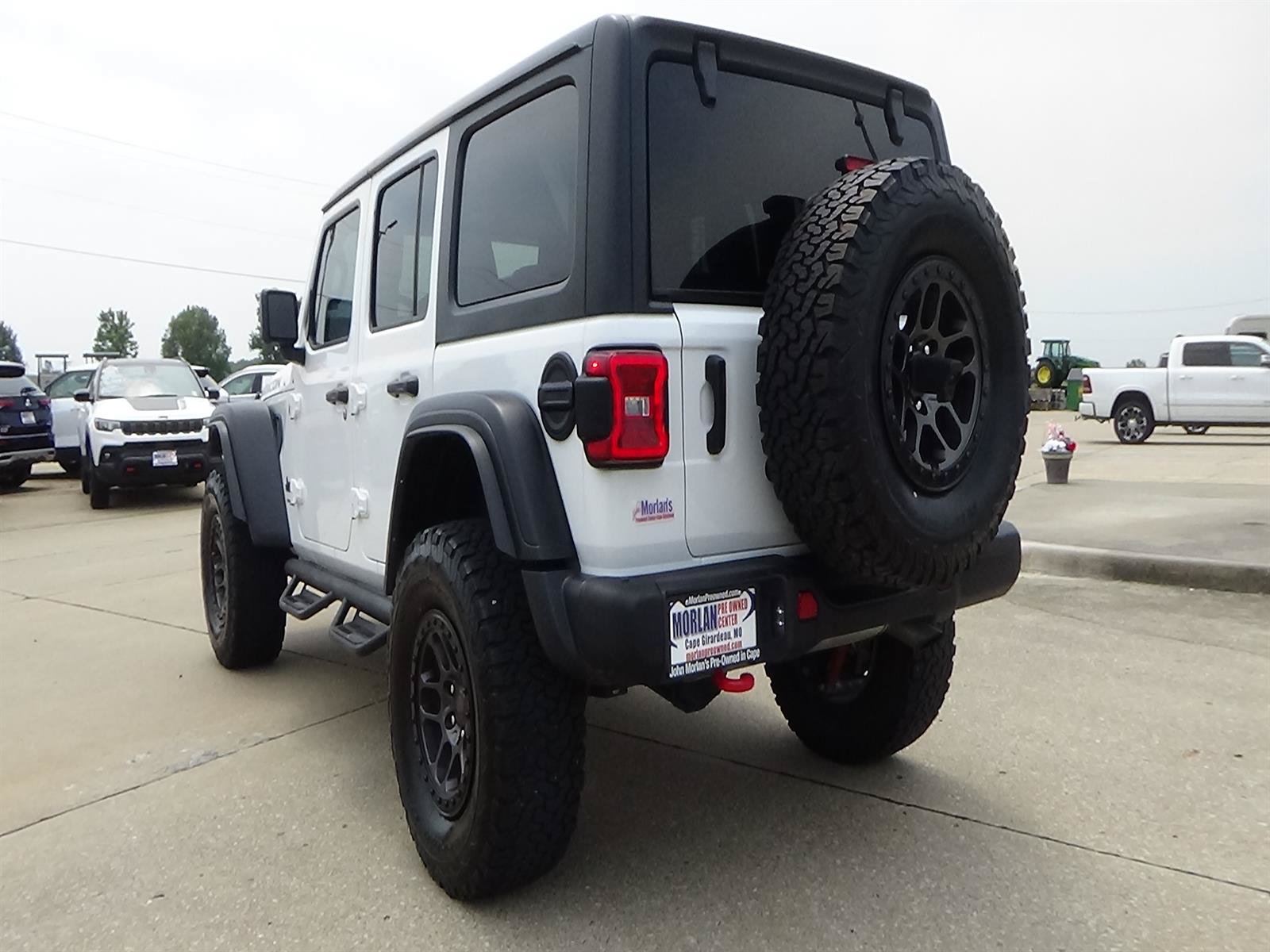 Certified 2022 Jeep Wrangler Unlimited Rubicon w/ Xtreme Recon 35" Tire Package AWD/4WD image 8