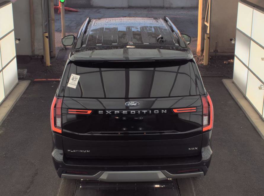 Used 2025 Ford Expedition Max Platinum w/ Driver's Package image 15