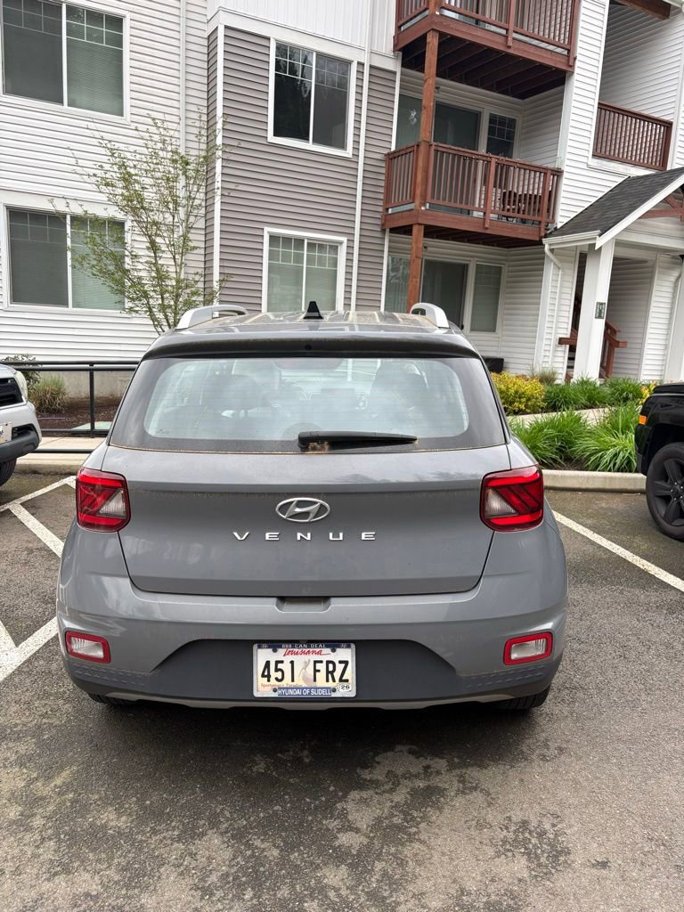 Used 2022 Hyundai Venue SEL FWD image 4