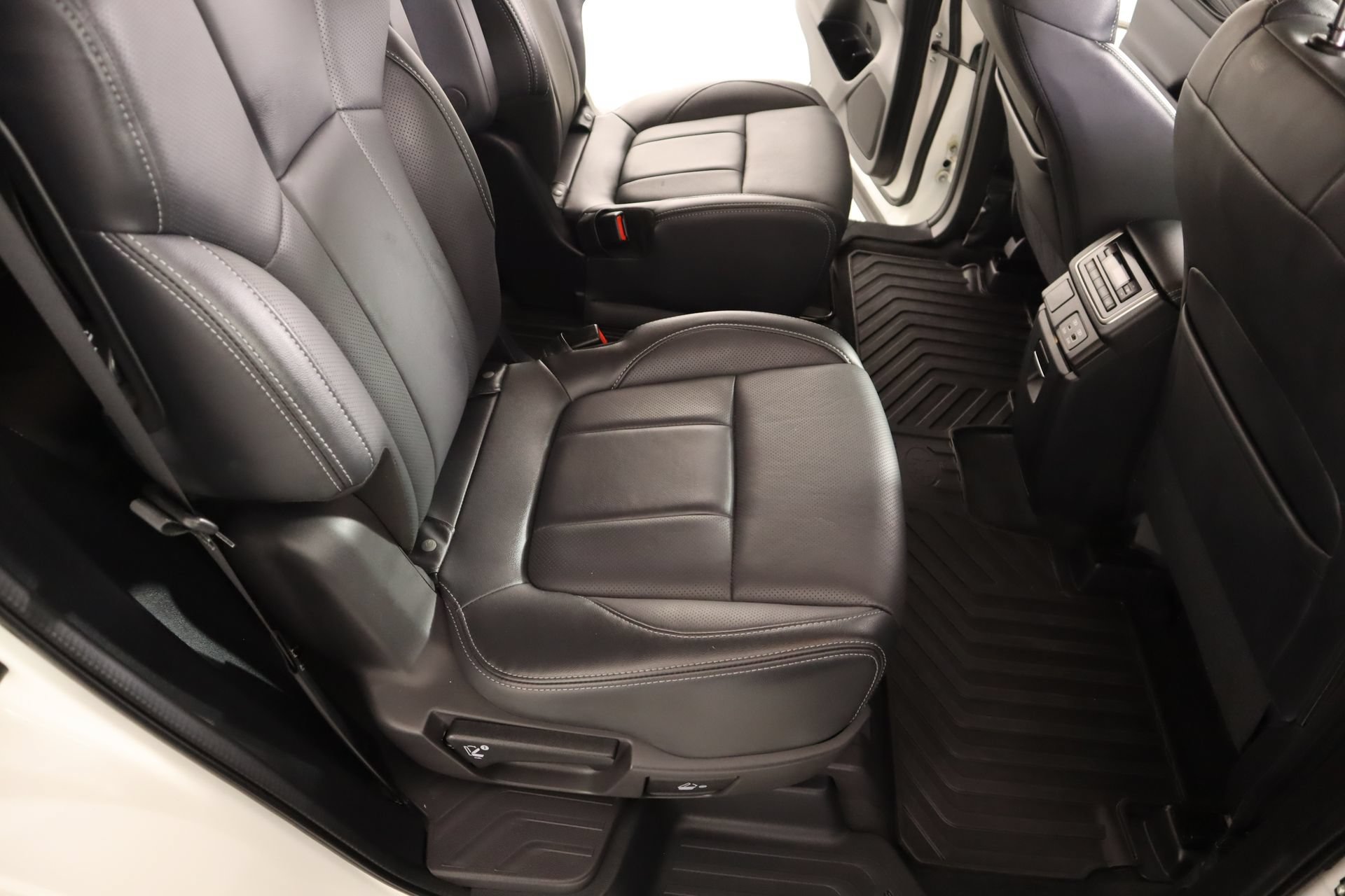 Used 2023 Subaru Ascent Limited AWD/4WD image 15