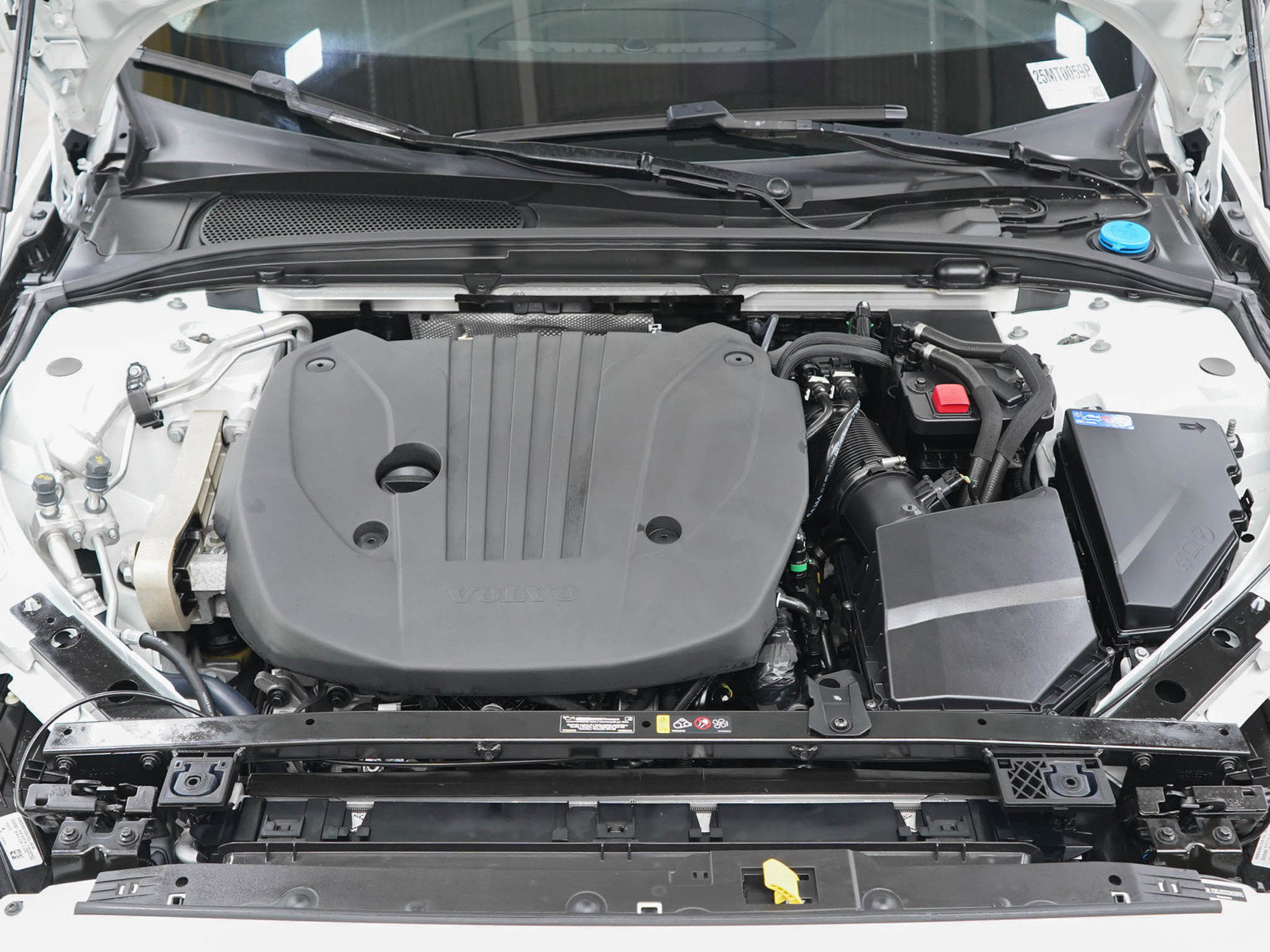 Used 2025 Volvo S60 B5 Core AWD/4WD image 29
