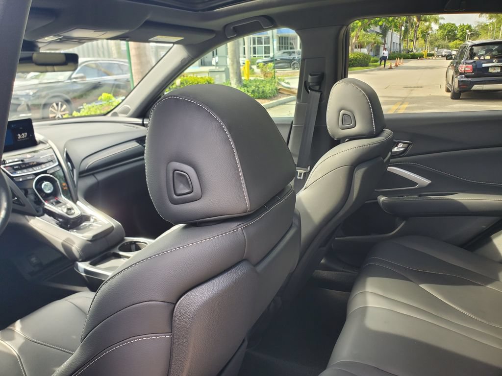 Used 2025 Acura RDX SH-AWD image 11