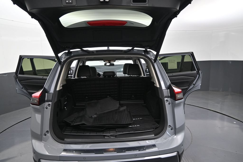 Used 2025 Nissan Rogue SL w/ SL Premium Package AWD/4WD image 11