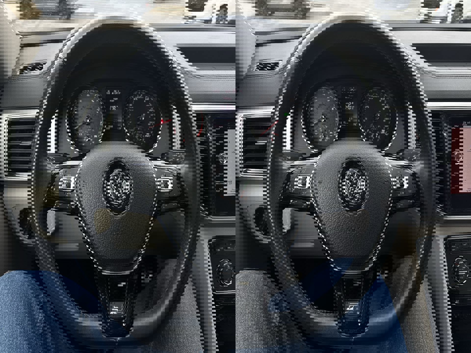 Used 2019 Volkswagen Atlas SEL R-Line image 18