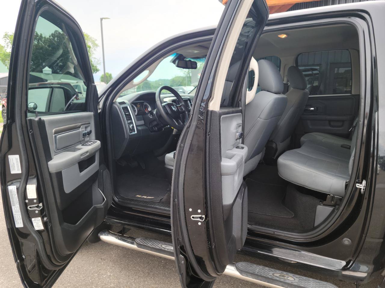 Used 2015 RAM 1500 Classic SLT RWD image 7