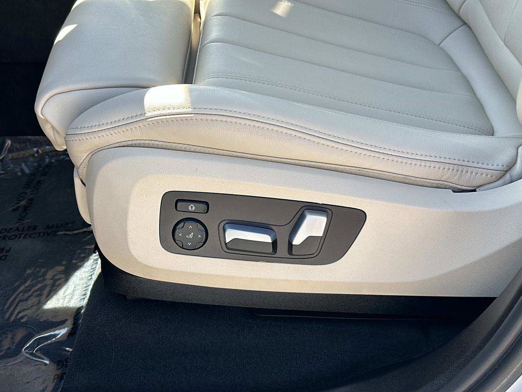 Used 2022 BMW X5 xDrive40i w/ Premium Package AWD/4WD image 28