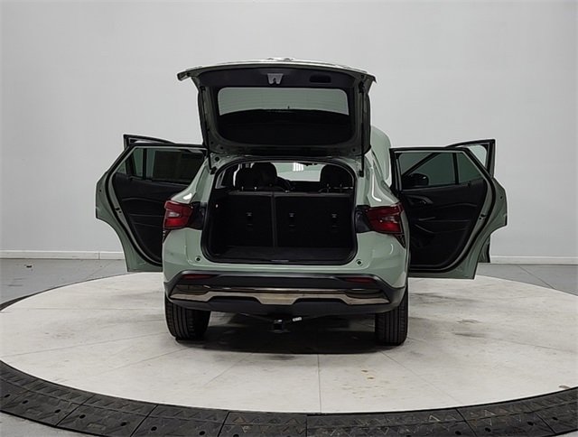 Used 2024 Chevrolet Trax ACTIV w/ Driver Confidence Package image 14