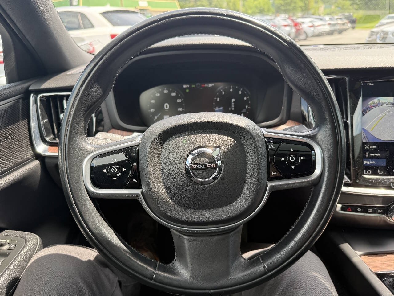Used 2020 Volvo V60 T5 Momentum FWD image 25