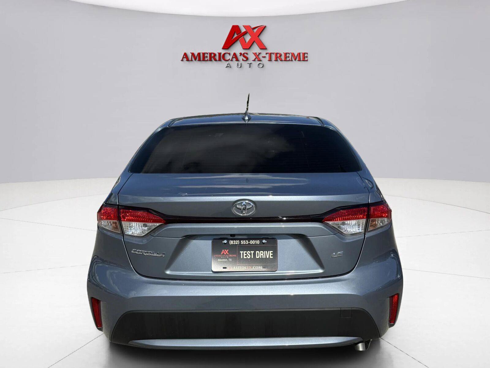 Used 2021 Toyota Corolla LE FWD image 4