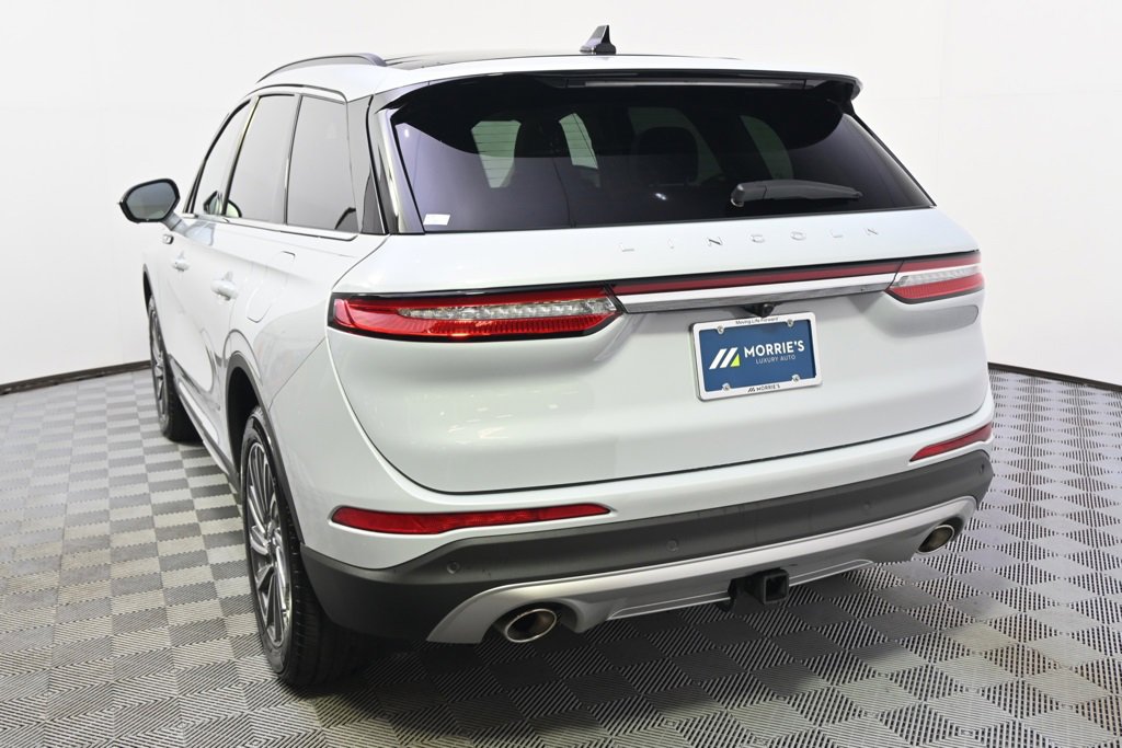 New 2025 Lincoln Corsair Reserve w/ Towing Package image 4