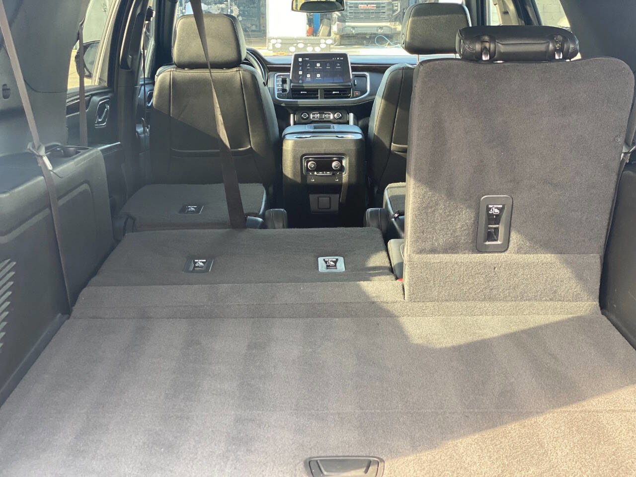 Used 2022 Chevrolet Suburban Z71 w/ Luxury Package image 6