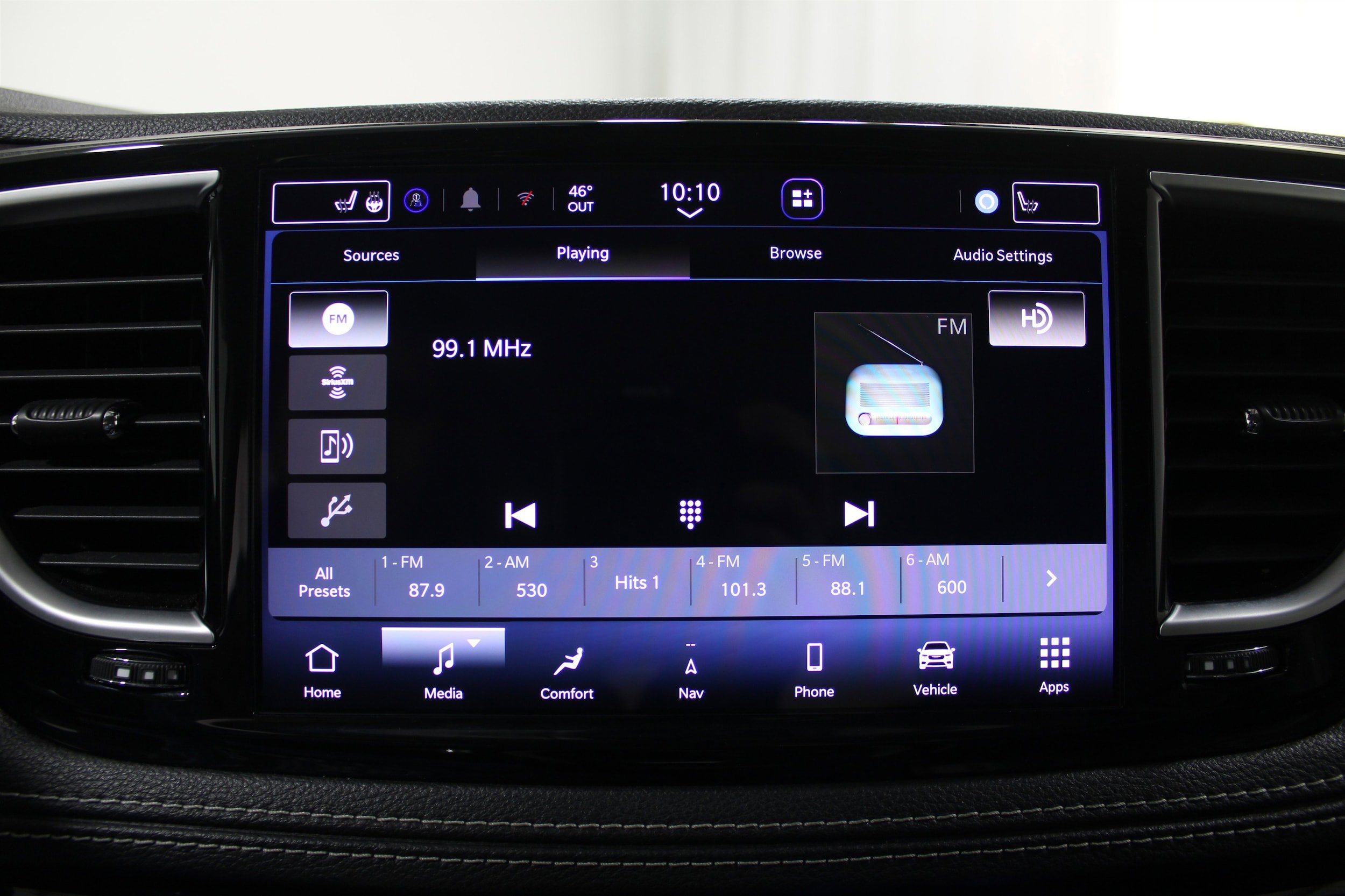 Used 2023 Chrysler Pacifica Limited image 13