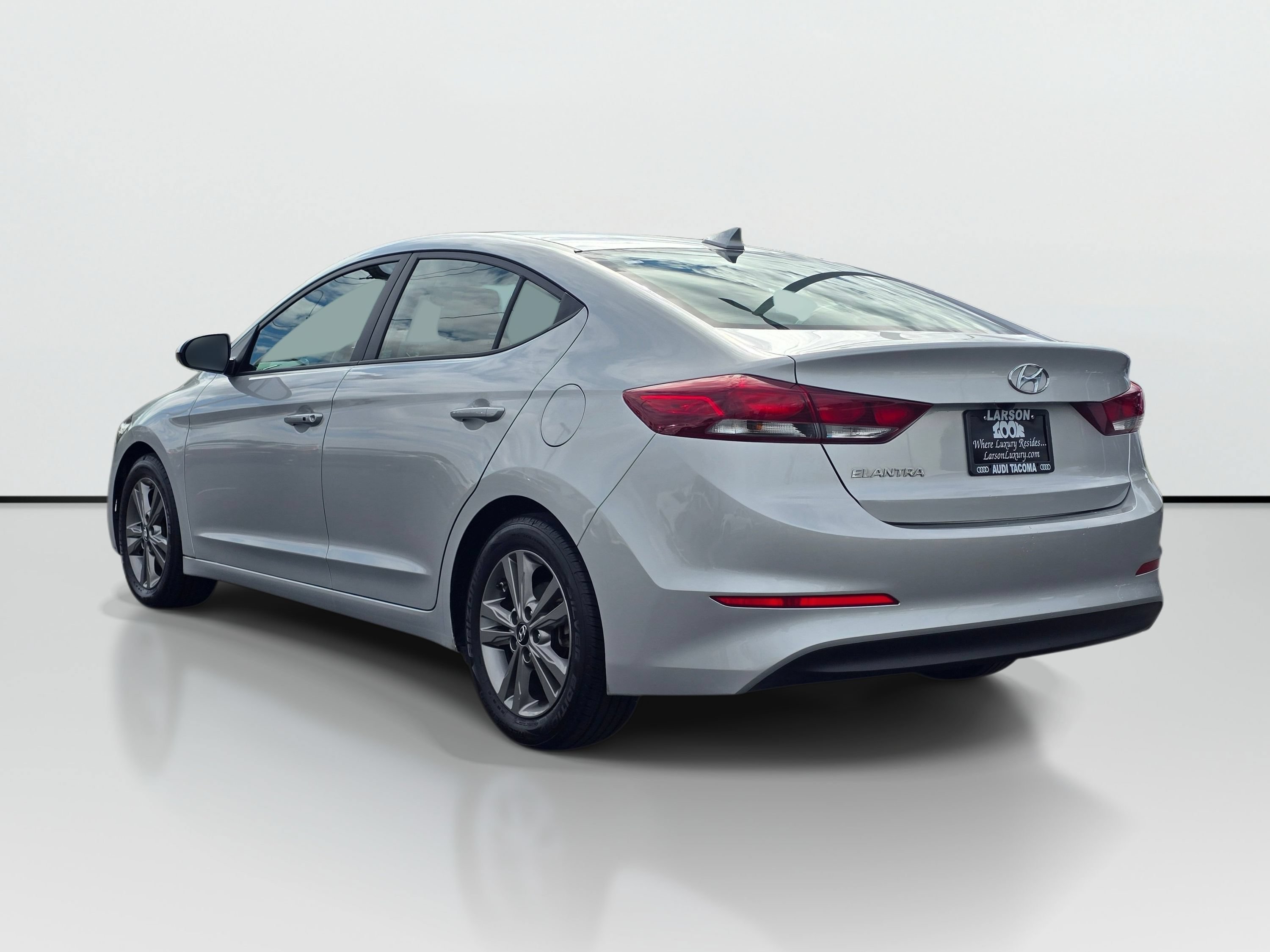 Used 2018 Hyundai Elantra Value Edition FWD image 3