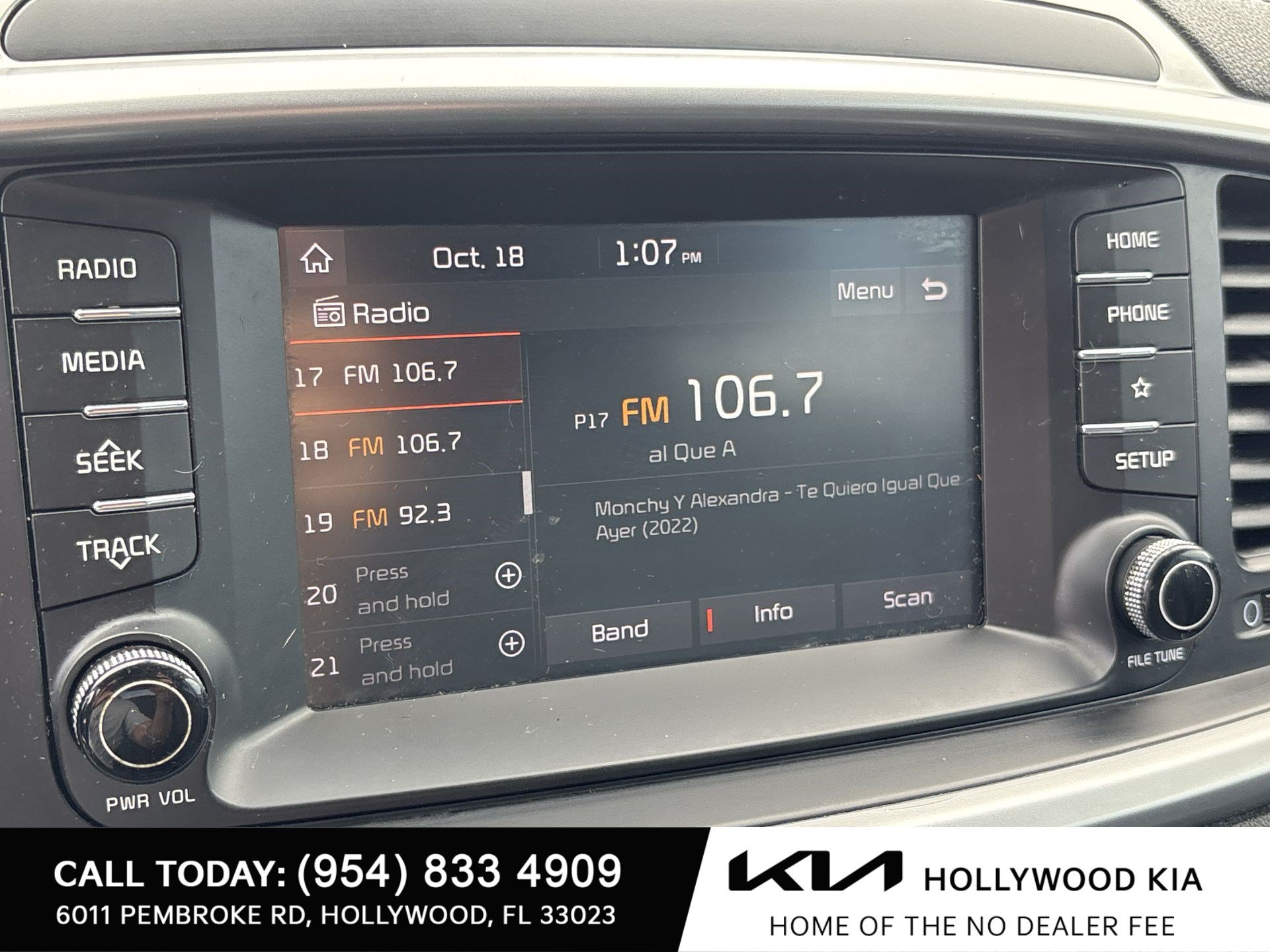Used 2019 Kia Sorento FWD image 12