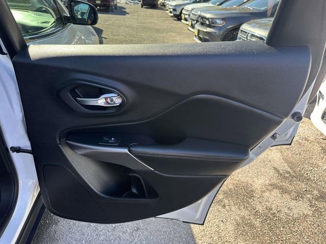 Certified 2019 Jeep Cherokee Limited w/ Technology Group image 19