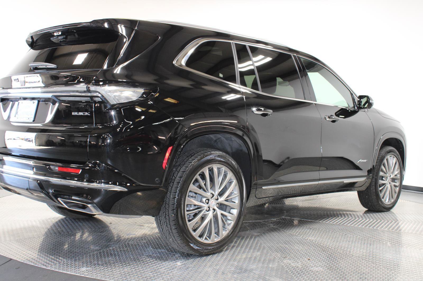 Used 2025 Buick Enclave Avenir w/ Super Cruise Package AWD/4WD image 12