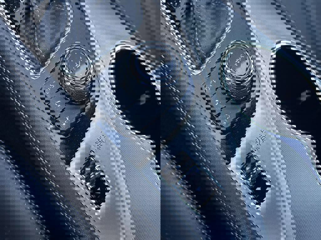 Used 2017 INFINITI Q60 w/ Cargo Package AWD/4WD image 32