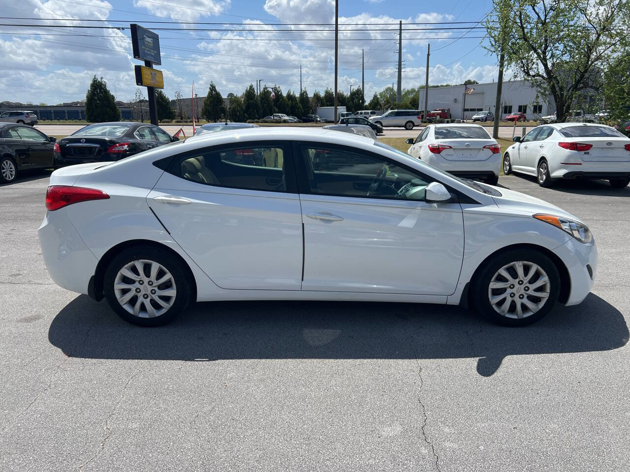 Used 2013 Hyundai Elantra GLS FWD image 5