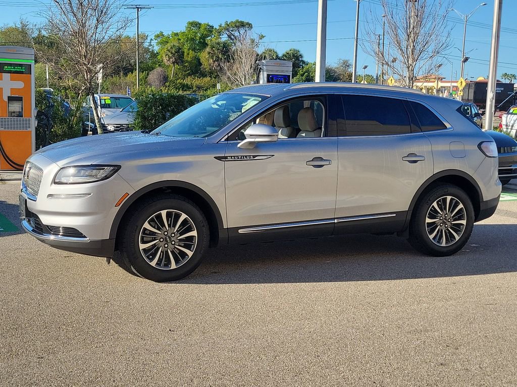 Used 2023 Lincoln Nautilus AWD w/ Premium Package image 10